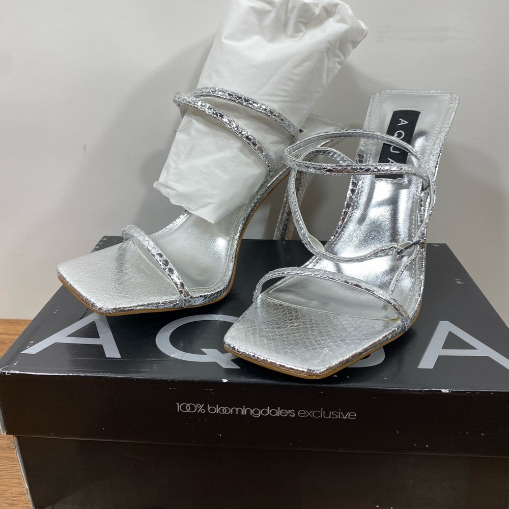 Aqua Jasmin silver snake print Metallic Silver Strappy Heels ankle strap sz 6